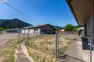 47597 Hwy 58, Oakridge, OR 97463 - Photo 19