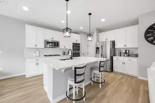 27621 SW Alder Ln, Wilsonville, OR 97070 - Photo 9