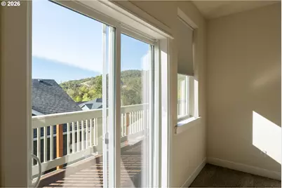 1811 NE Alameda Ave, Roseburg, OR 97470 - Photo 29