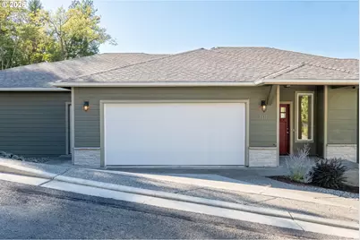 1811 NE Alameda Ave, Roseburg, OR 97470 - Photo 3