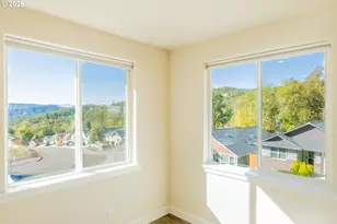 1811 NE Alameda Ave, Roseburg, OR 97470 - Photo 15