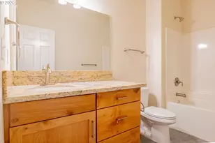 1811 NE Alameda Ave, Roseburg, OR 97470 - Photo 39
