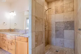 1811 NE Alameda Ave, Roseburg, OR 97470 - Photo 33