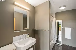 1400 NW Irving St, Portland, OR 97209 - Photo 17