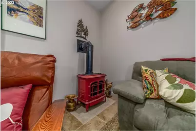 48482 E Meadow Way, Oakridge, OR 97463 - Photo 25