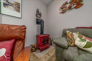 48482 E Meadow Way, Oakridge, OR 97463 - Photo 25