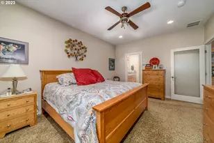 48482 E Meadow Way, Oakridge, OR 97463 - Photo 17