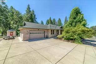 48482 E Meadow Way, Oakridge, OR 97463 - Photo 1