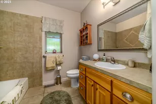 48482 E Meadow Way, Oakridge, OR 97463 - Photo 27