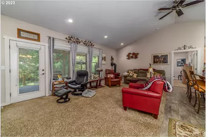 48482 E Meadow Way, Oakridge, OR 97463 - Photo 9