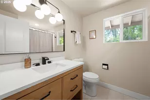 70 Coachman Dr, Eugene, OR 97405 - Photo 17