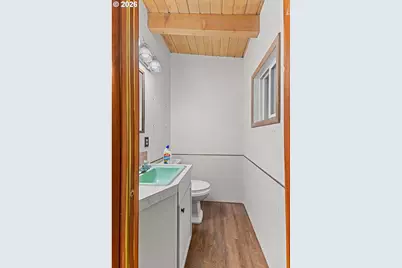 56671 Pleasant Hill Dr, Coquille, OR 97423 - Photo 27