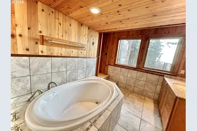 94330 Schreiber Dr, Gold Beach, OR 97444 - Photo 23