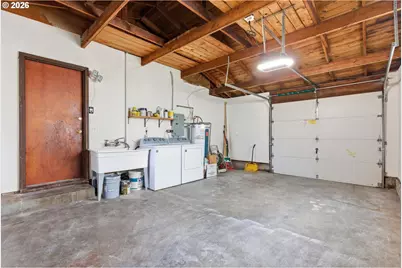 1630 SE 88th Ave, Portland, OR 97216 - Photo 7