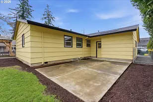 1630 SE 88th Ave, Portland, OR 97216 - Photo 5