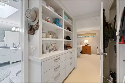 240 Greenridge Dr, Lake Oswego, OR 97035 - Photo 23