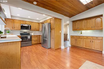 14656 SE Charjan St, Clackamas, OR 97015 - Photo 13