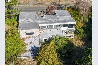 125 E 10th St, Coquille, OR 97423 - Photo 5