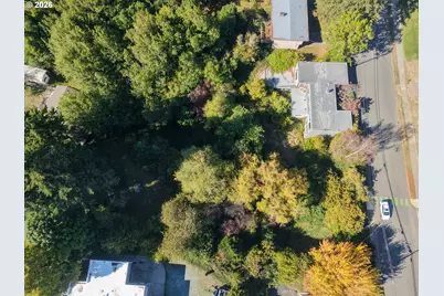 125 E 10th St, Coquille, OR 97423 - Photo 19