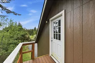 885 Lombard St, North Bend, OR 97459 - Photo 35