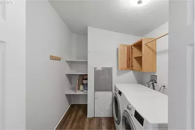 885 Lombard St, North Bend, OR 97459 - Photo 11