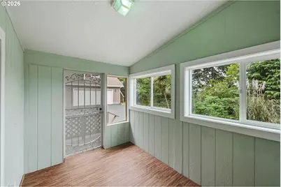 885 Lombard St, North Bend, OR 97459 - Photo 31