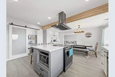 16009 Hannan Ln, Brookings, OR 97415 - Photo 9