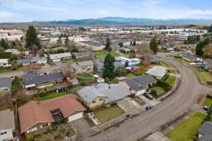 17705 NE Multnomah Dr, Portland, OR 97230 - Photo 41