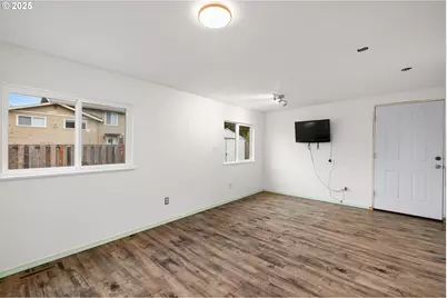 17705 NE Multnomah Dr, Portland, OR 97230 - Photo 19