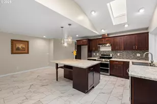 17705 NE Multnomah Dr, Portland, OR 97230 - Photo 13