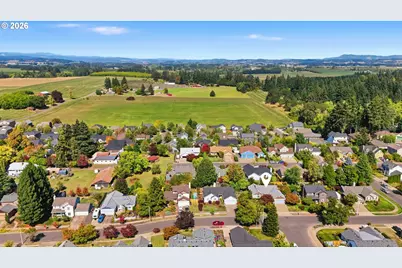 1961 NE Coburn Dr, McMinnville, OR 97128 - Photo 35