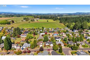 1961 NE Coburn Dr, McMinnville, OR 97128 - Photo 35