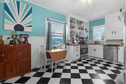 435 W Marine Dr, Astoria, OR 97103 - Photo 7