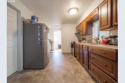 144 S Park St, Carlton, OR 97111 - Photo 11