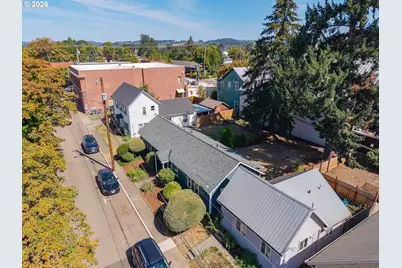 144 S Park St, Carlton, OR 97111 - Photo 3