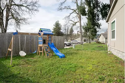 975 N 16th St, Cottage Grove, OR 97424 - Photo 29