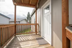 975 N 16th St, Cottage Grove, OR 97424 - Photo 3