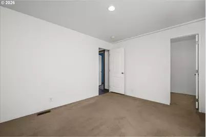 975 N 16th St, Cottage Grove, OR 97424 - Photo 17