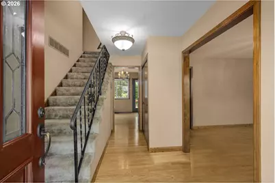 343 NE Hillwood Dr, Hillsboro, OR 97124 - Photo 3