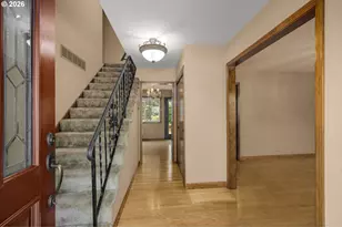 343 NE Hillwood Dr, Hillsboro, OR 97124 - Photo 3