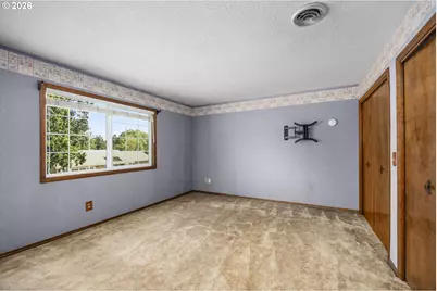 343 NE Hillwood Dr, Hillsboro, OR 97124 - Photo 23