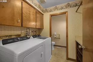 343 NE Hillwood Dr, Hillsboro, OR 97124 - Photo 19