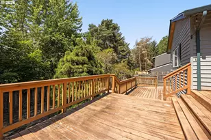 343 NE Hillwood Dr, Hillsboro, OR 97124 - Photo 31