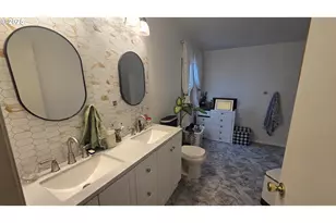 188 Norton Ln, Myrtle Creek, OR 97457 - Photo 17