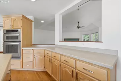 1833 NW Doral St, McMinnville, OR 97128 - Photo 11