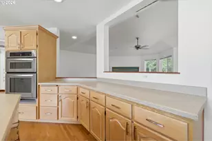 1833 NW Doral St, McMinnville, OR 97128 - Photo 11