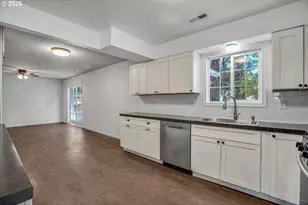 102 NE 156th Ave, Portland, OR 97230 - Photo 9