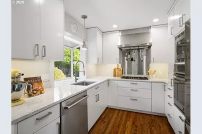 3125 SW Doschdale Dr, Portland, OR 97239 - Photo 15