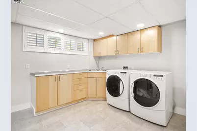 3125 SW Doschdale Dr, Portland, OR 97239 - Photo 37