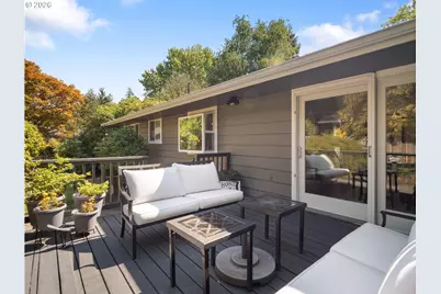 3125 SW Doschdale Dr, Portland, OR 97239 - Photo 41